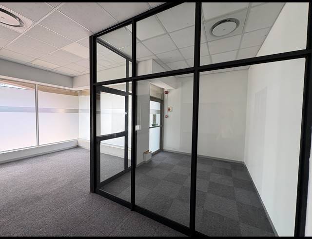 402M² OFFICE TO LET IN CLAREMONT